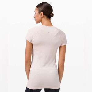 Lululemon Swiftly Tech Short Sleeve 2.0 - Pink